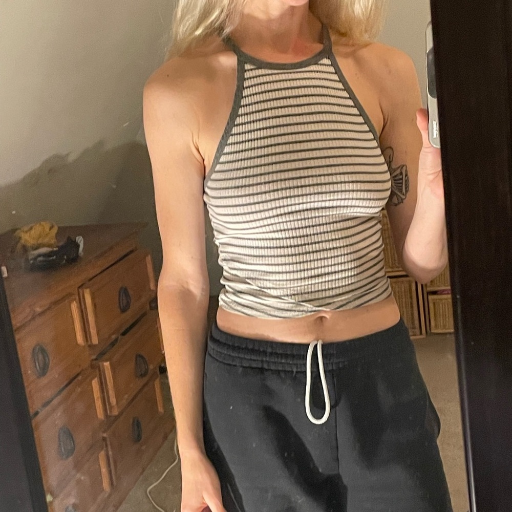 Stretchy cotton tank with slight crop